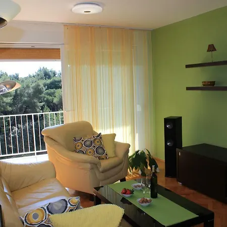 Apartment Green Four Stars *